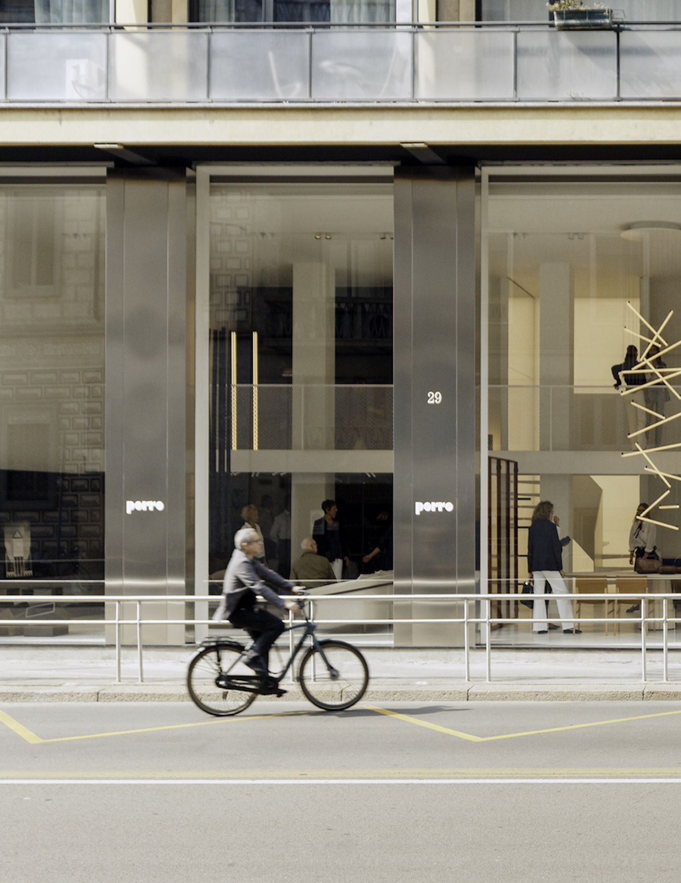 建筑与设计的白盒子
建筑师Piero Lissoni焕新Porro米兰空间