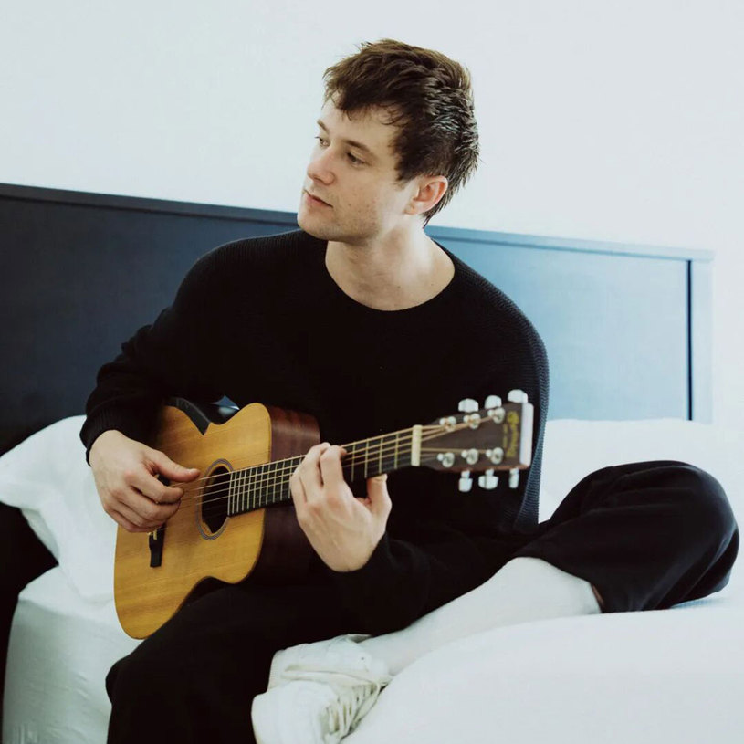 Alec Benjamin： “反松弛”创作